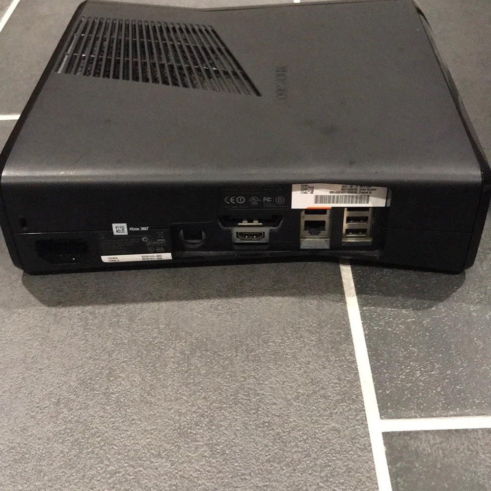 Xbox 360 - Picture 3 of 5